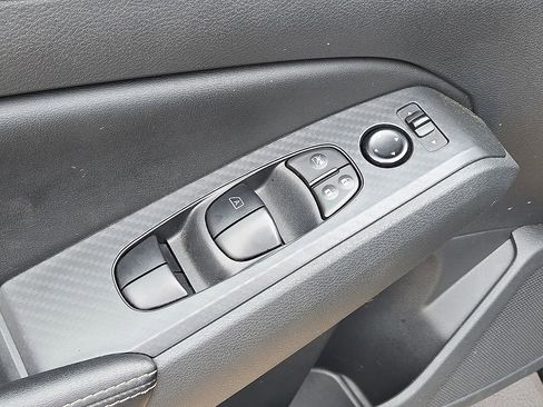 Used 2025 Nissan Altima 2.5 SV FWD image 21