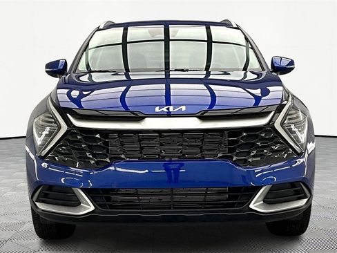 Used 2024 Kia Sportage EX image 3