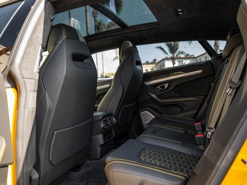 Used 2019 Lamborghini Urus image 23