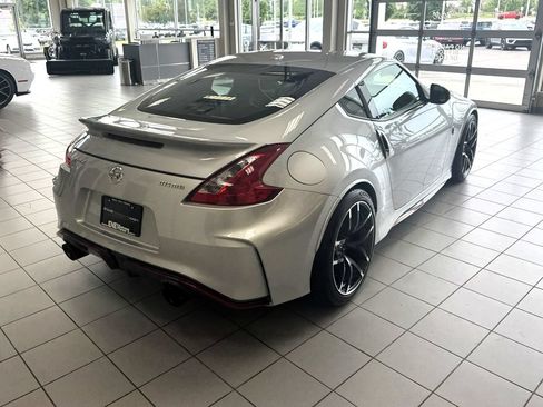 Used 2015 Nissan 370Z NISMO RWD image 11