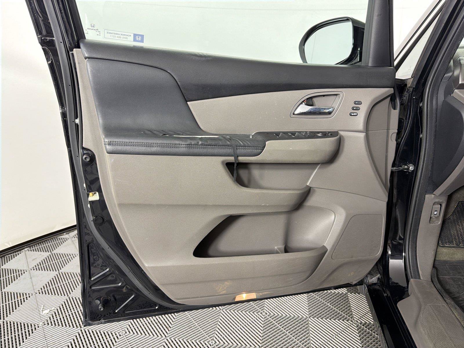 Used 2017 Honda Odyssey Touring image 8