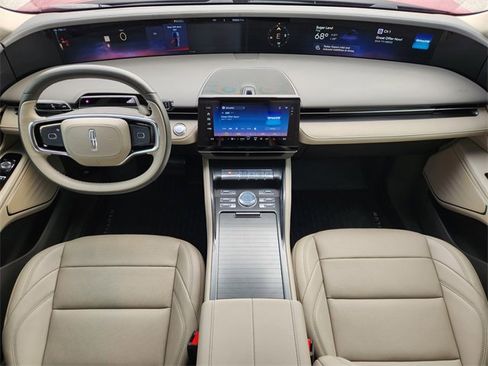 Used 2024 Lincoln Nautilus Premier image 26