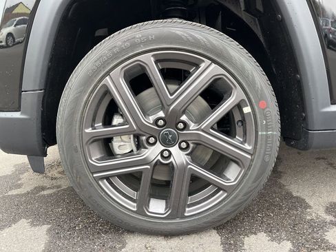 New 2026 Jeep Compass Limited image 26