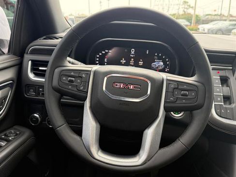 Used 2023 GMC Yukon SLT w/ SLT Premium Package RWD image 18
