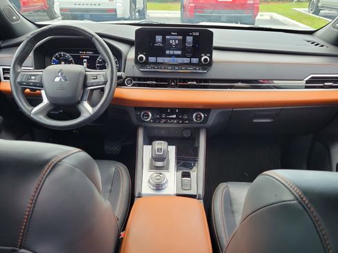 Used 2022 Mitsubishi Outlander SEL FWD image 16