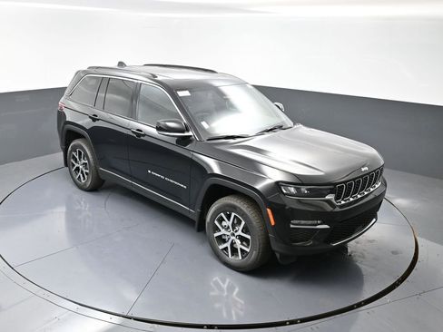 New 2025 Jeep Grand Cherokee Limited w/ Trailer Tow Package image 35