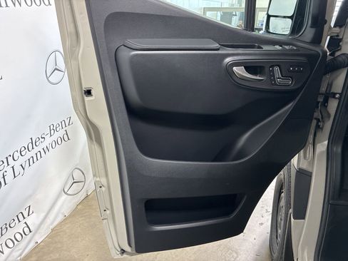 New 2025 Mercedes-Benz Sprinter 2500 image 8