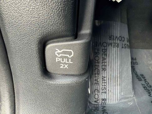 Used 2020 Ford Explorer XLT w/ Equipment Group 202A RWD image 41