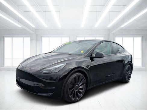 Used 2024 Tesla Model Y Performance image 7