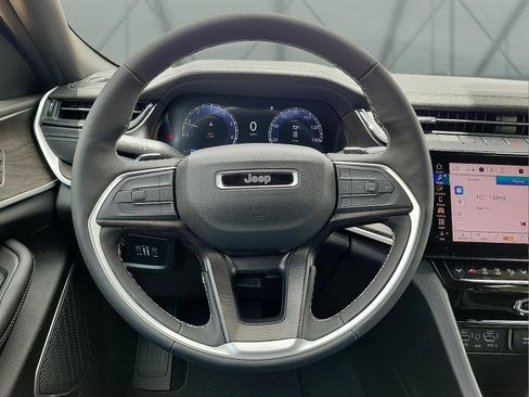New 2026 Jeep Grand Cherokee Limited RWD image 12