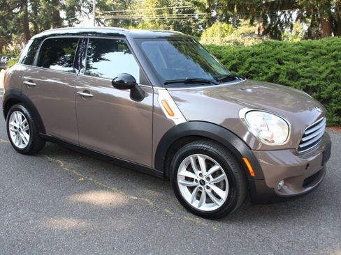 Used 2011 MINI Cooper Countryman FWD image 2
