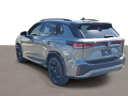 New 2026 Volkswagen Tiguan SE R-Line FWD image 3