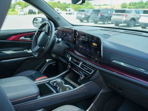 Used 2026 Chevrolet Traverse RS AWD/4WD image 16