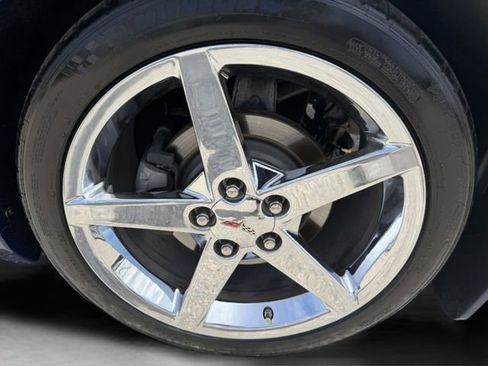 Used 2007 Chevrolet Corvette Convertible w/ Preferred Equipment Group RWD image 32