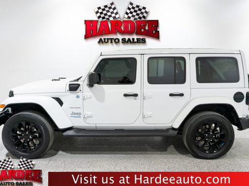 Used 2022 Jeep Wrangler Unlimited Sahara w/ Cold Weather Group AWD/4WD image 1