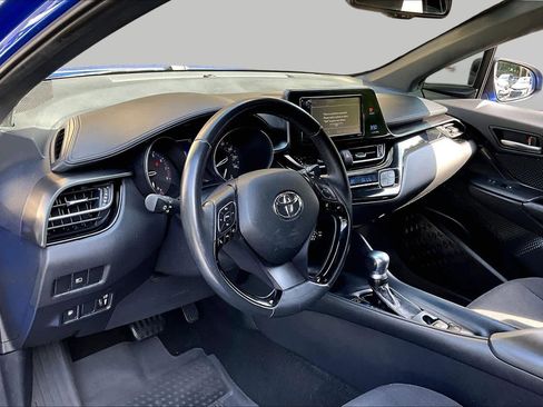 Used 2018 Toyota C-HR XLE FWD image 17