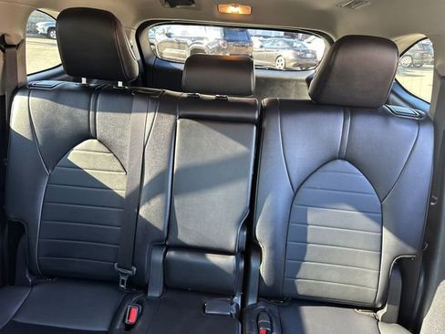 Certified 2024 Toyota Highlander XLE AWD/4WD image 36