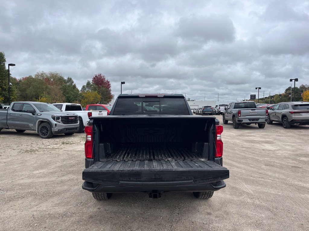 Used 2021 Chevrolet Silverado 1500 RST w/ Convenience Package II AWD/4WD image 8