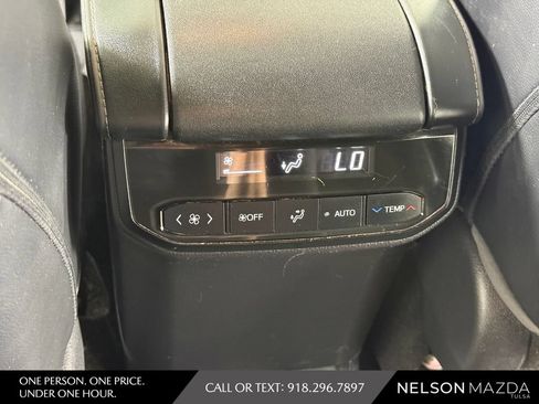 Used 2022 Toyota Highlander XSE FWD image 37