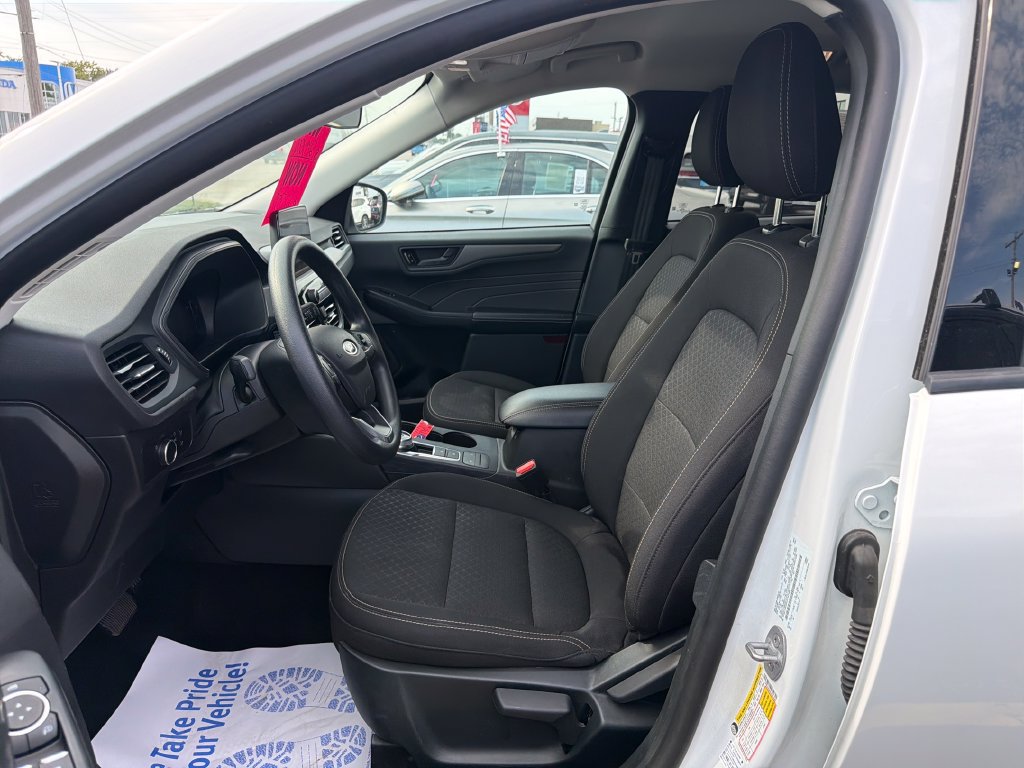 Used 2025 Ford Escape Active FWD image 11
