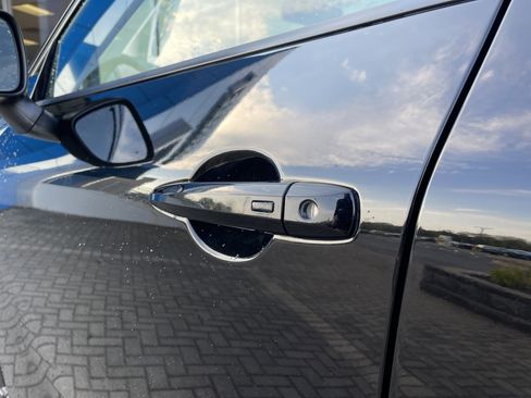 Used 2021 Nissan Rogue SV image 13