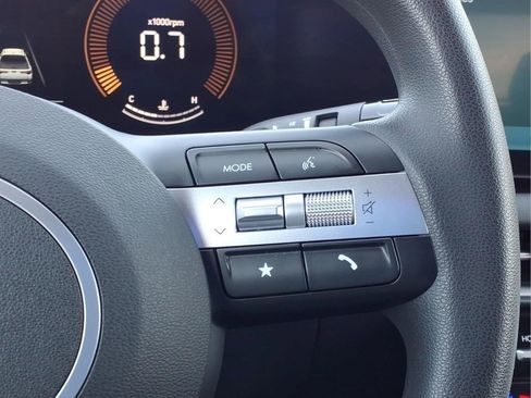 Used 2025 Hyundai Santa Cruz SEL FWD image 24