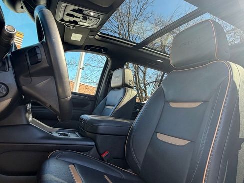 Used 2024 GMC Yukon AT4 w/ AT4 Premium Package image 15