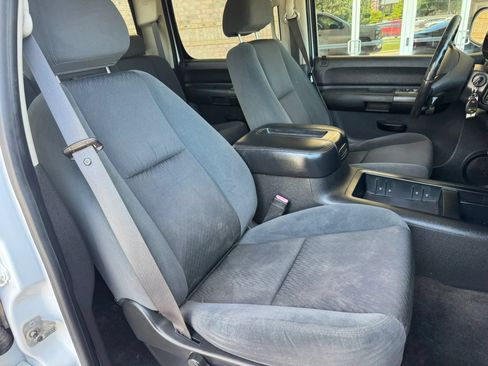 Used 2007 Chevrolet Silverado 2500 LT w/ 2LT Convenience Package RWD image 20
