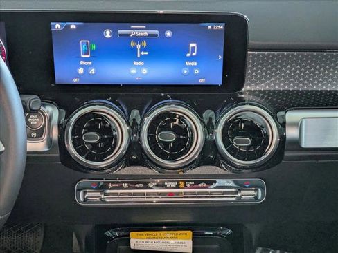 New 2026 Mercedes-Benz GLB 250 image 14