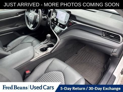 Used 2024 Toyota Camry SE w/ Cold Weather Package FWD image 15