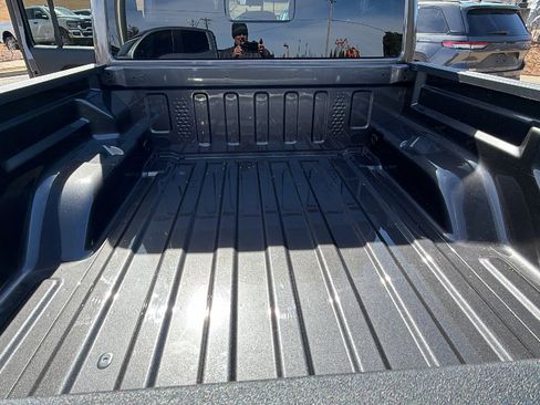 Used 2025 Jeep Gladiator Sport image 13