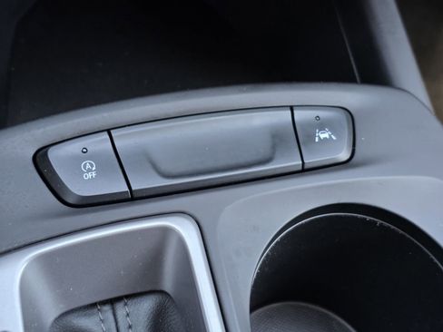 Used 2025 Chevrolet Trax LS w/ LS Convenience Package image 23