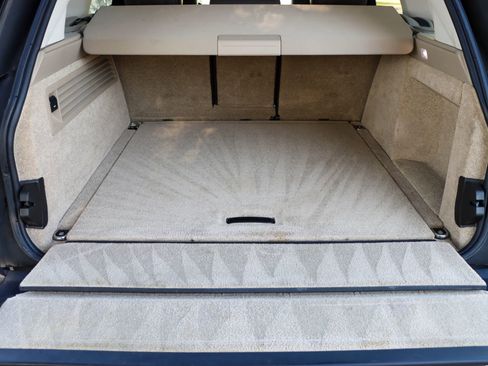 Used 2015 Land Rover Range Rover HSE image 24