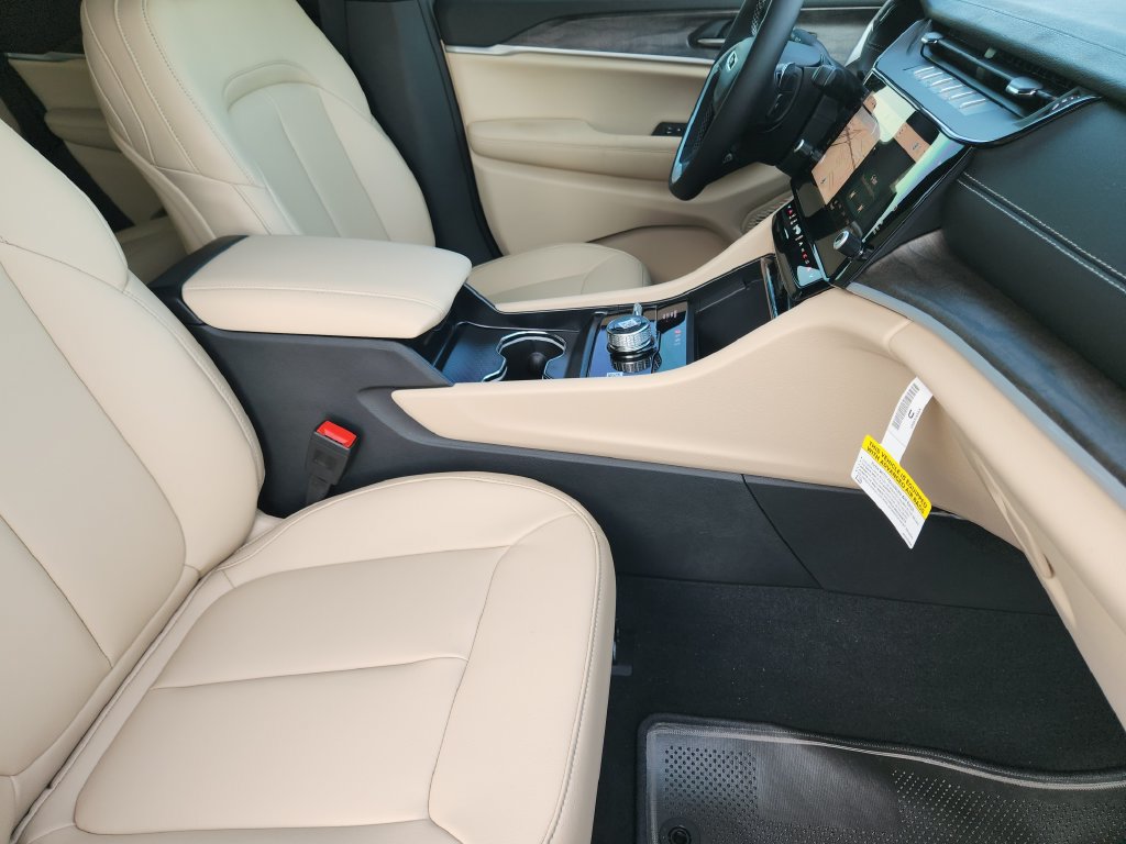 New 2026 Jeep Grand Cherokee Limited AWD/4WD image 10