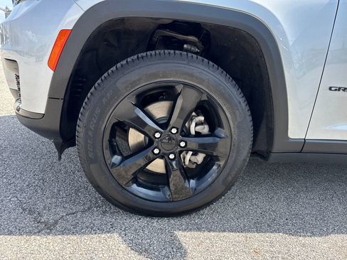 Certified 2023 Jeep Grand Cherokee L Laredo image 42