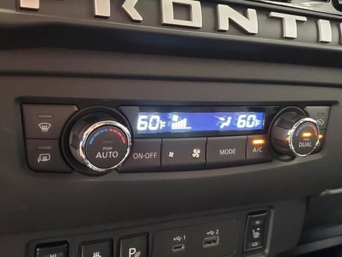 Used 2025 Nissan Frontier SV w/ SV Convenience Package image 26