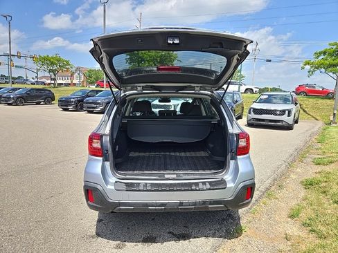 Used 2018 Subaru Outback 2.5i Limited w/ Popular Package #2 AWD/4WD image 5