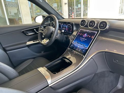 Used 2024 Mercedes-Benz GLC 43 AMG 4MATIC image 25