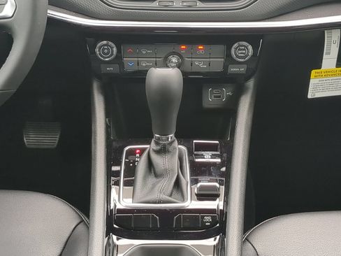 New 2026 Jeep Compass Latitude AWD/4WD image 17