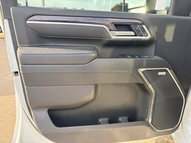 Used 2025 Chevrolet Silverado 3500 LTZ w/ Z71 Chrome Sport Edition AWD/4WD image 12