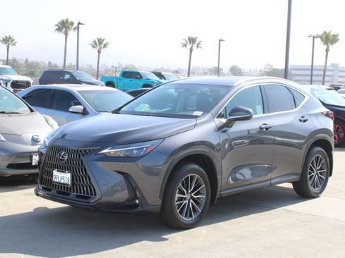 Certified 2025 Lexus NX 250 FWD image 3