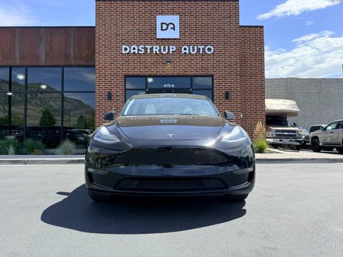 Used 2022 Tesla Model Y Long Range AWD/4WD image 2