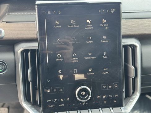 Used 2024 GMC Acadia Denali image 18