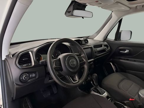 Used 2022 Jeep Renegade Latitude w/ Sun/Sound Group image 17