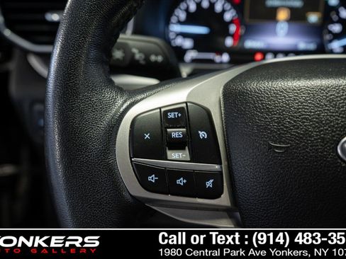 Used 2022 Ford Explorer XLT w/ Equipment Group 202A AWD/4WD image 34