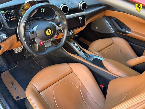 Used 2019 Ferrari Portofino RWD image 23