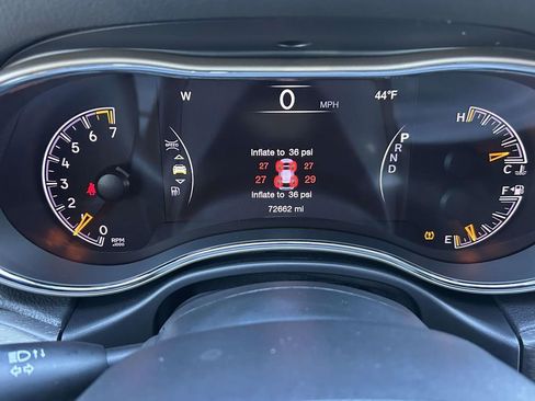 Used 2017 Jeep Grand Cherokee Limited image 24