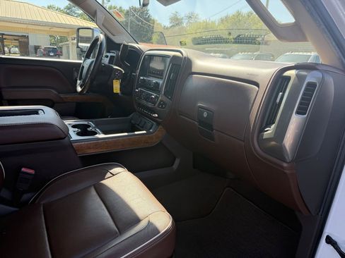 Used 2019 Chevrolet Silverado 2500 High Country w/ Duramax Plus Package AWD/4WD image 13
