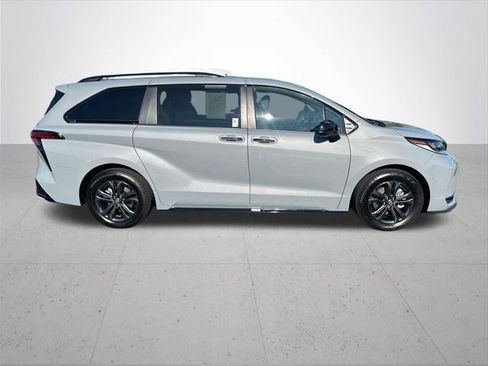Certified 2026 Toyota Sienna XSE AWD/4WD image 7