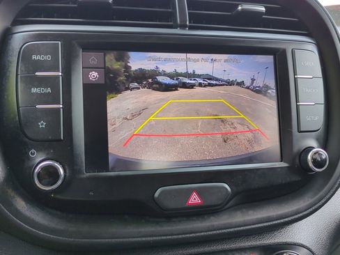 Certified 2023 Kia Soul LX w/ LX Technology Package FWD image 20